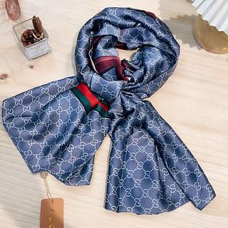 Gucci Lenço longo de seda