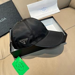 Prada boné