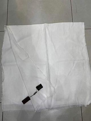 LV lenço cachecol