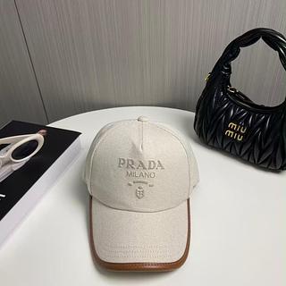 Prada boné
