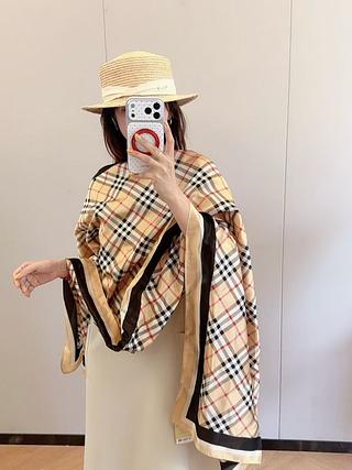 Burberry Lenço longo de seda