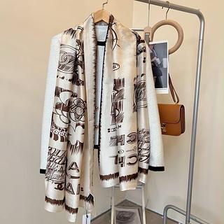 Chanel Lenço longo de seda
