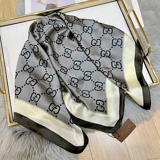 Gucci lenço seda quadrado70*70