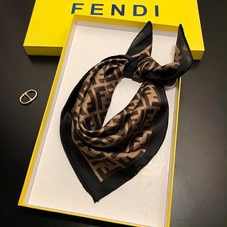 Fendi lenço seda quadrado70*70