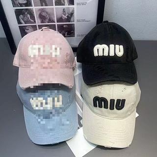 Miumiu boné