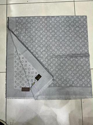 LV lenço cachecol