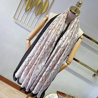 Chanel Lenço longo de seda