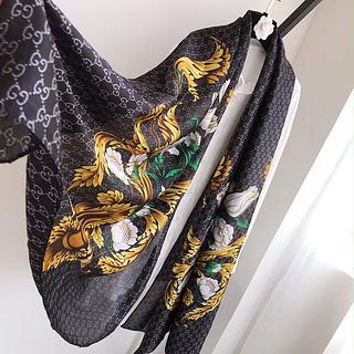 Gucci Lenço longo de seda