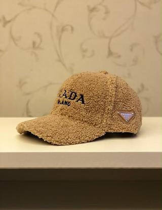 Prada boné