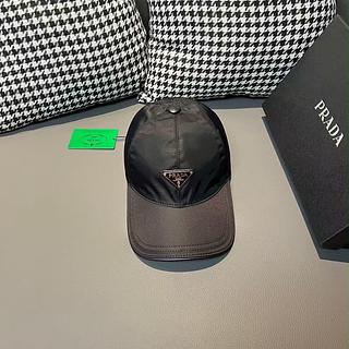 Prada boné