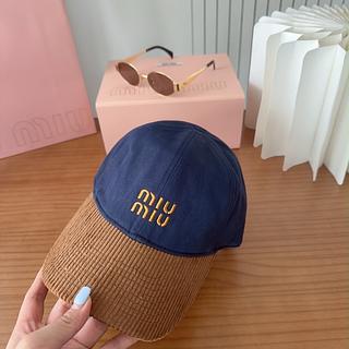 Miumiu boné