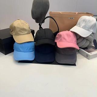 Prada boné
