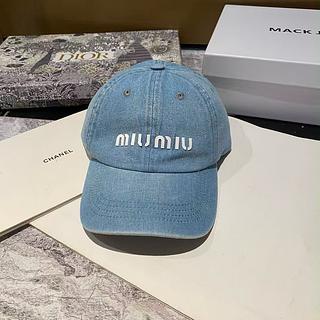 Miumiu boné