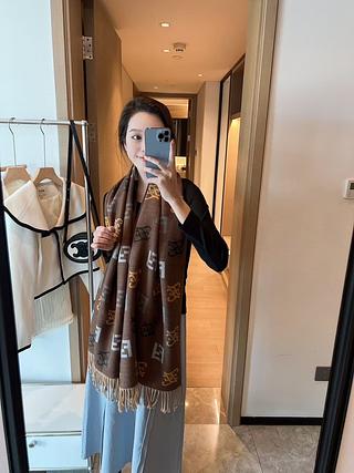 Fendi lenço cachecol