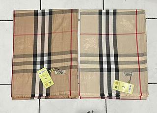Burberry lenço cachecol