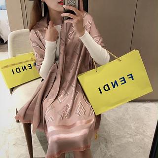 Fendi lenço cachecol