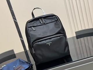 Prada mochila
