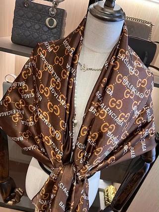 Gucci Lenço longo de seda