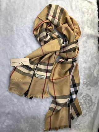 Burberry lenço cachecol