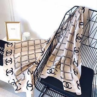 Chanel Lenço longo de seda