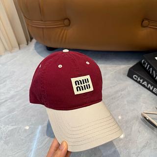 Miumiu boné