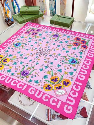 Gucci lenço seda quadrado 90*90