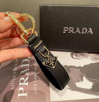 Prada chaveiro